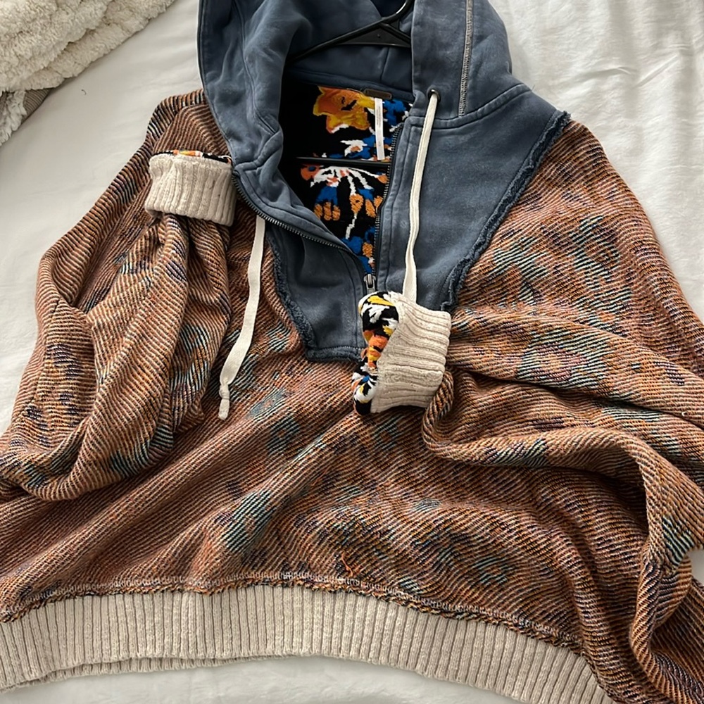 Free people sweatshirt